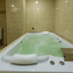 Jacuzzi Suite